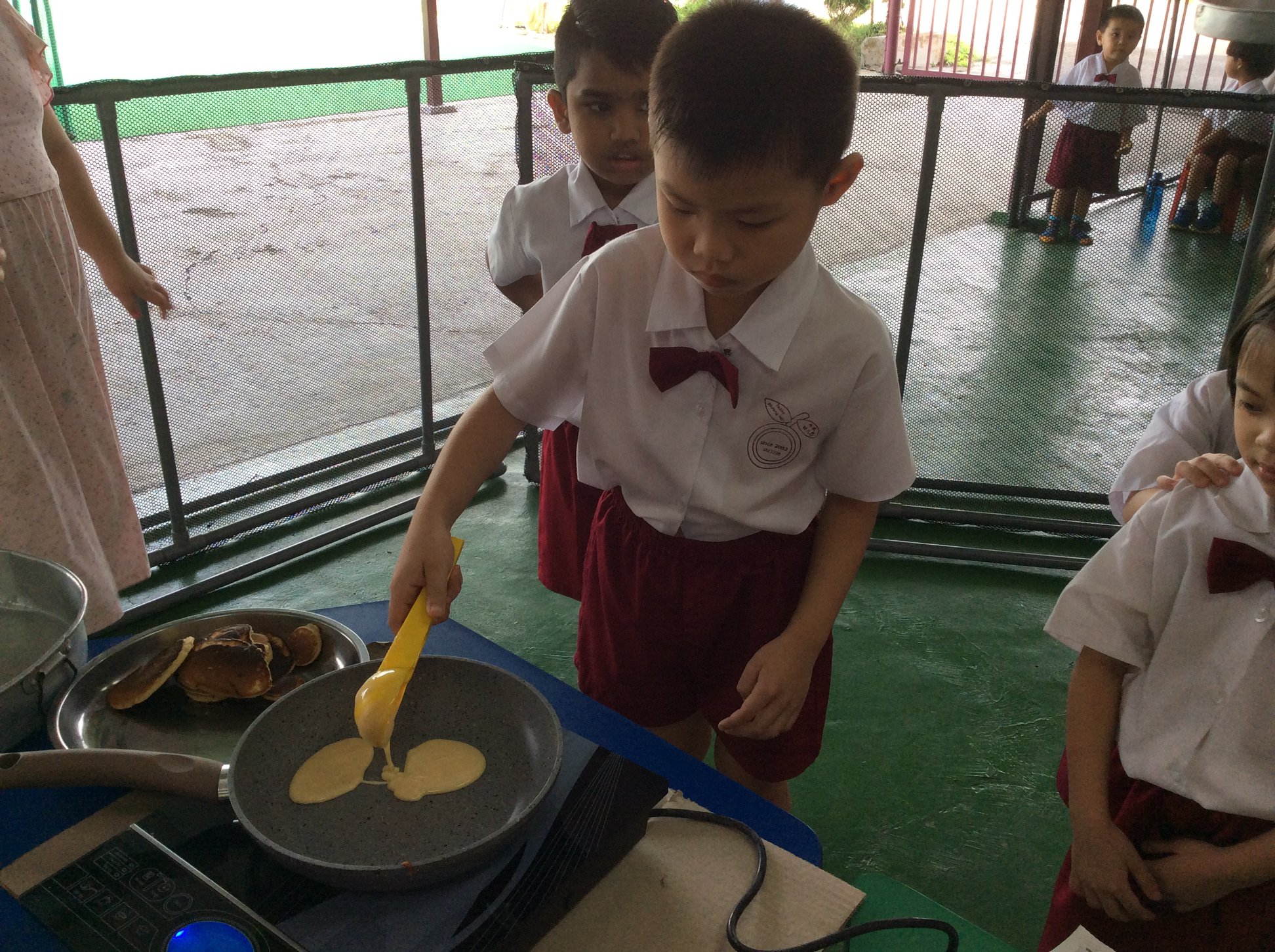 Making doraemon pancake